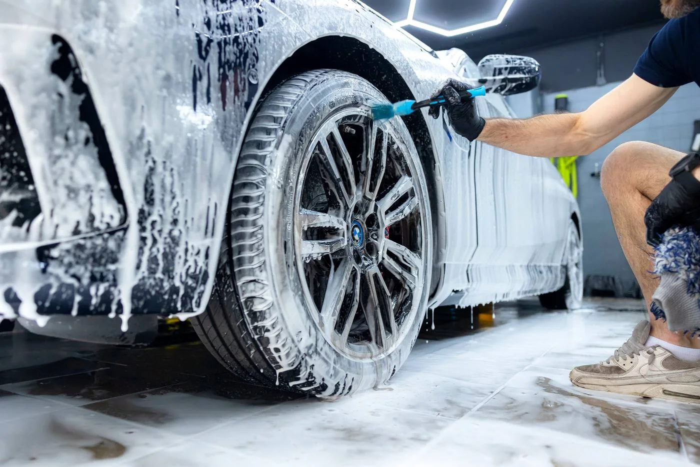 Čistenie kolies a diskov pri ručnom umývaní – WashWash Bratislava